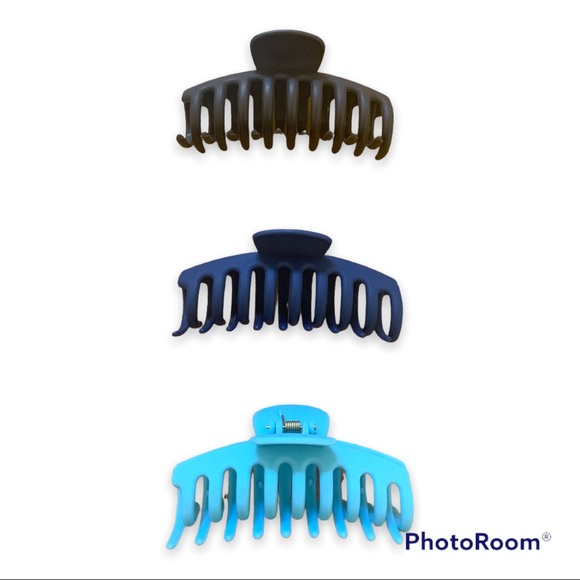 ✨ 18 Piece Hair Accessories Bundle of Large Hair Clips and Velvet Scrunchies - Picture 4 of 8